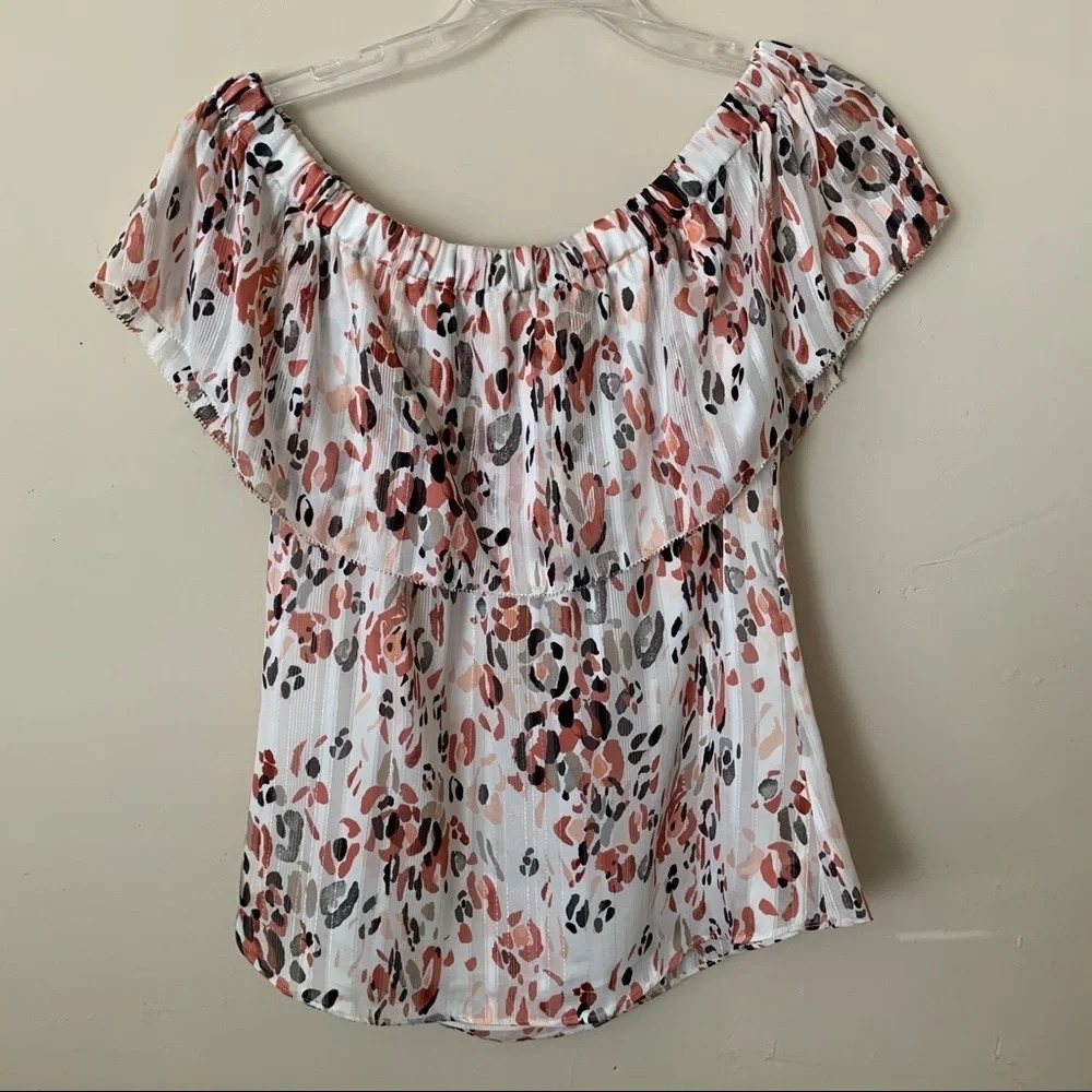 WHBM White Off The Shoulder Leopard Like Print Blouse Top size 4